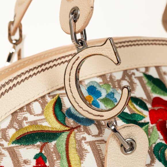 Christian Dior Vintage Flowers Beige Monogram Canvas Embroidered Frame Bag - Picture 8 of 14